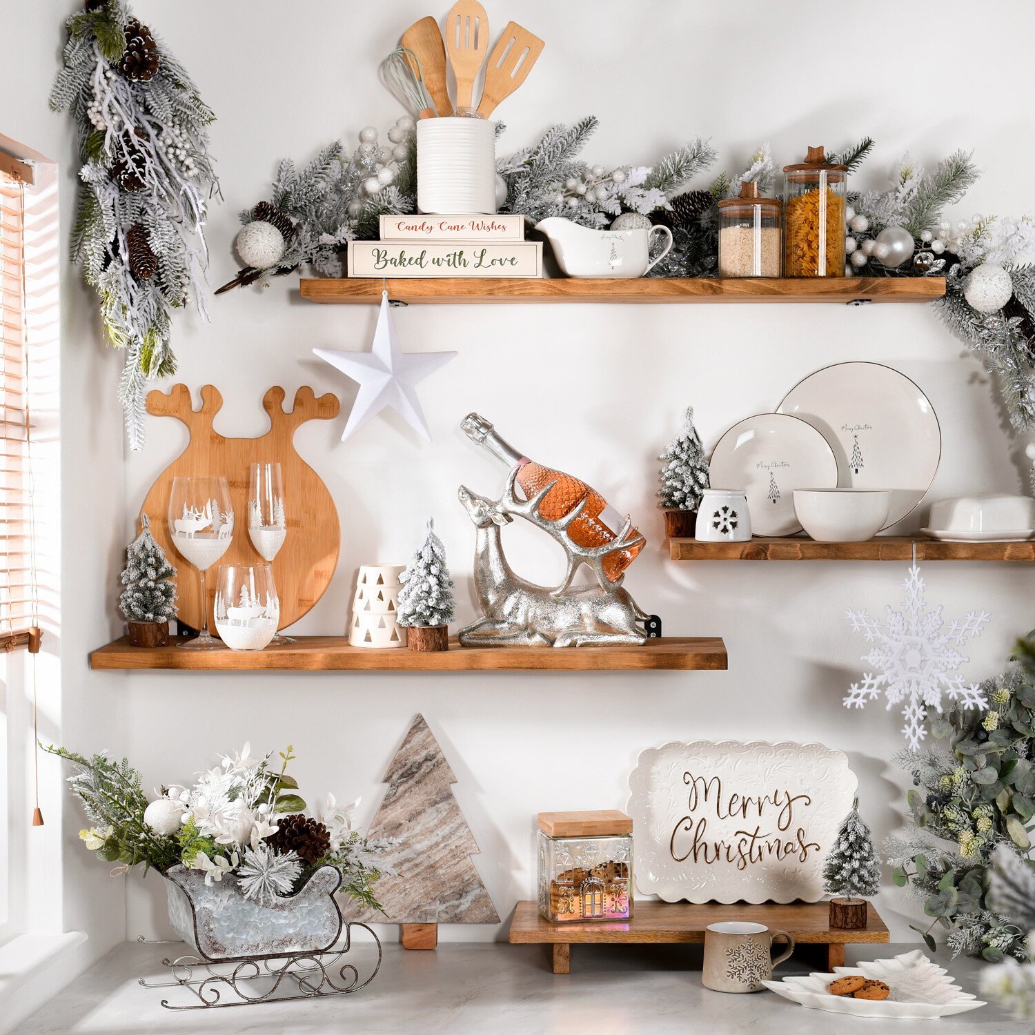 Metallic Gold Pine Gravy Boat White Image 3