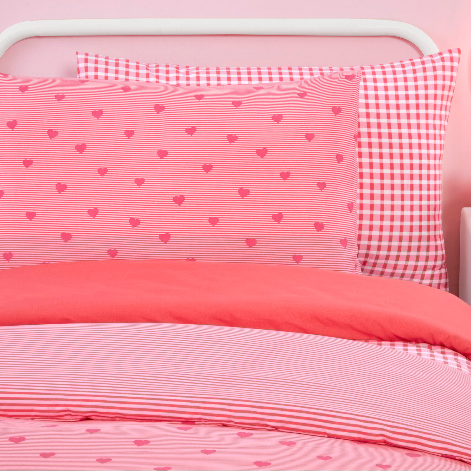 Pack of 2 Hearts Duvet Sets - Pink Image 3