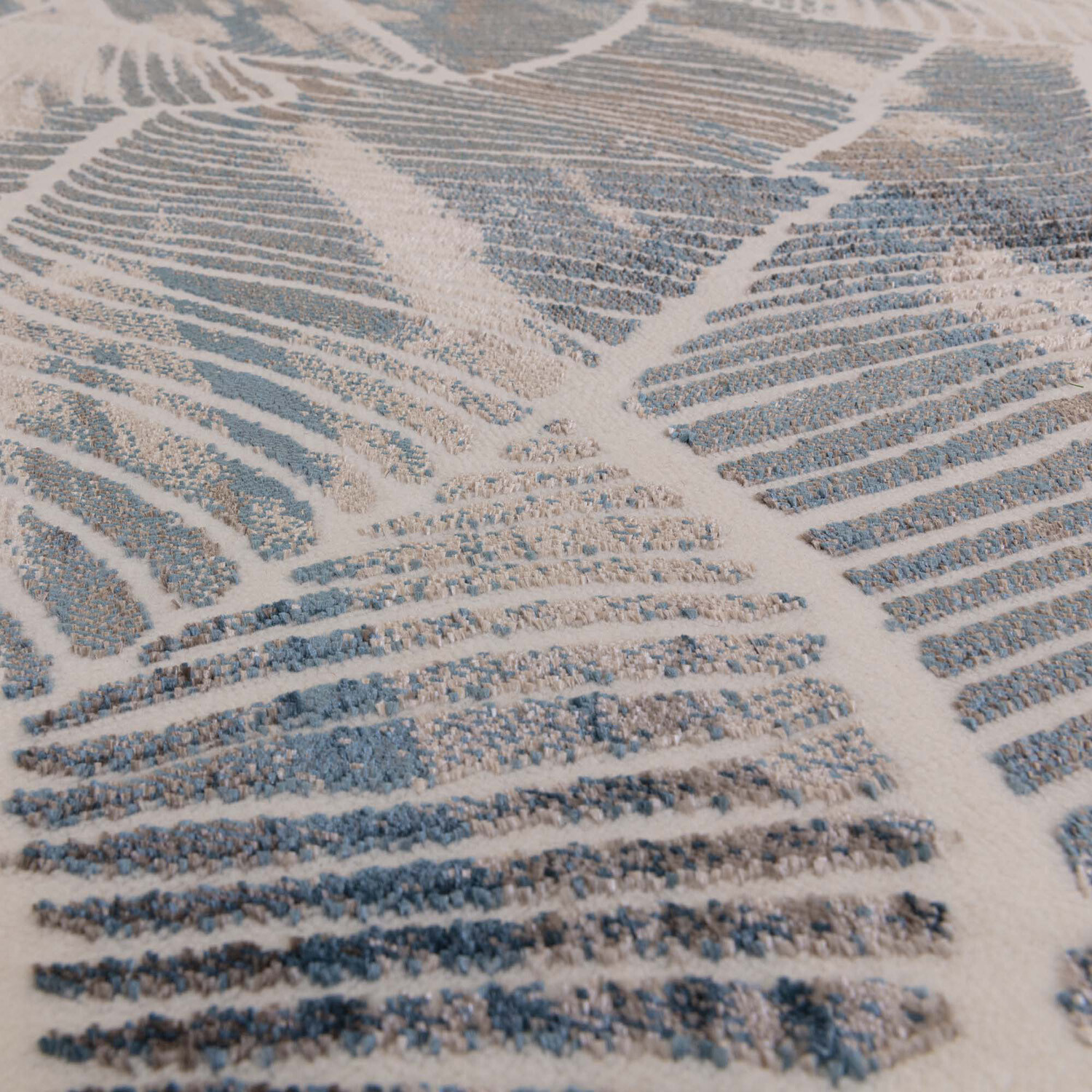 Inky Leaf Rug 120cm Image 5