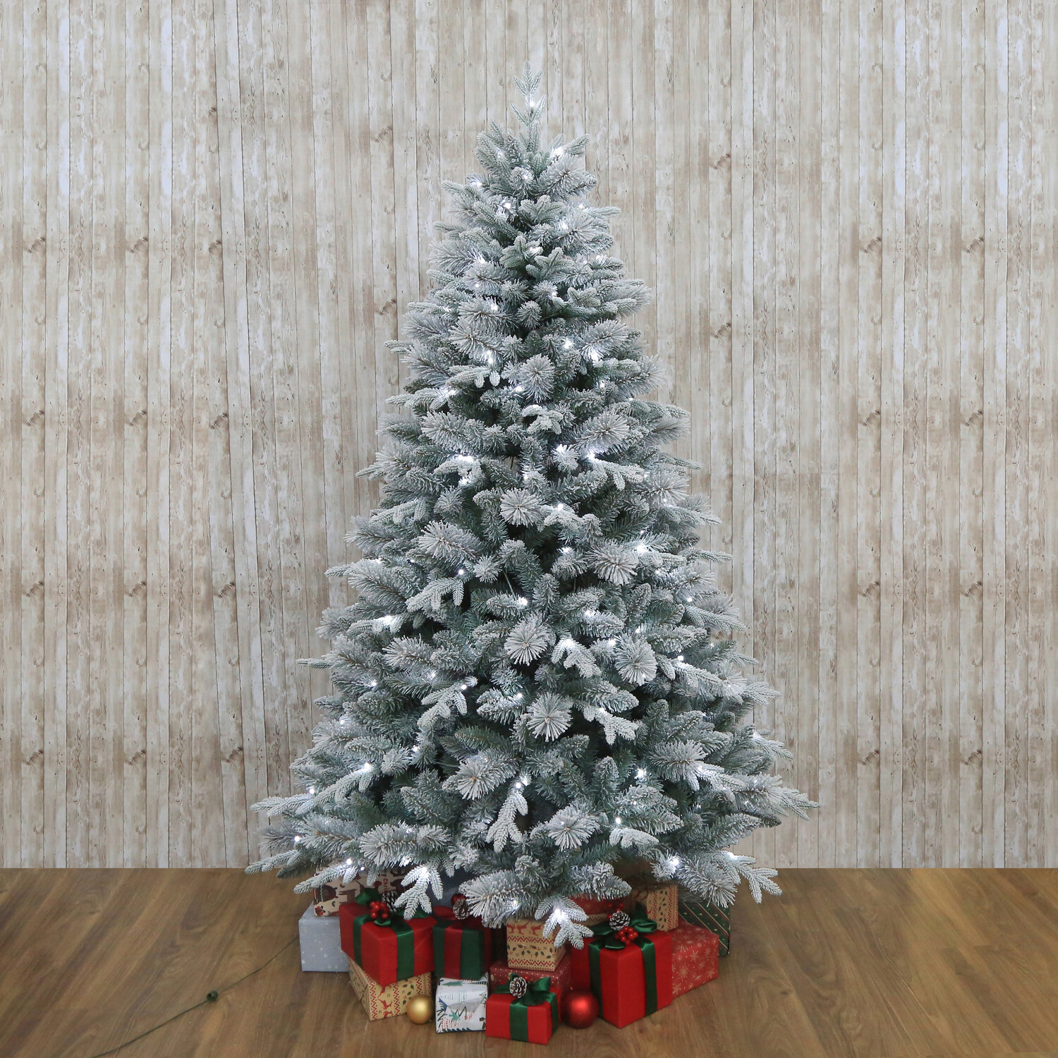 Baroness Pre Lit Tree 6.5ft Image 2