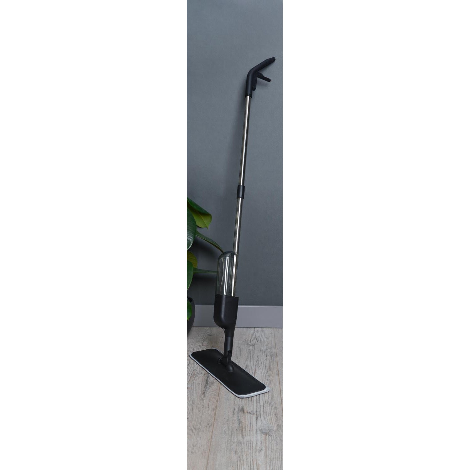 Trigger Spray Mop Image 2