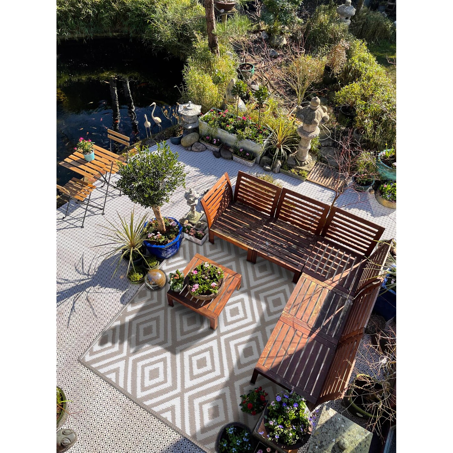 Diamond Outdoor Rug - Taupe Image 3