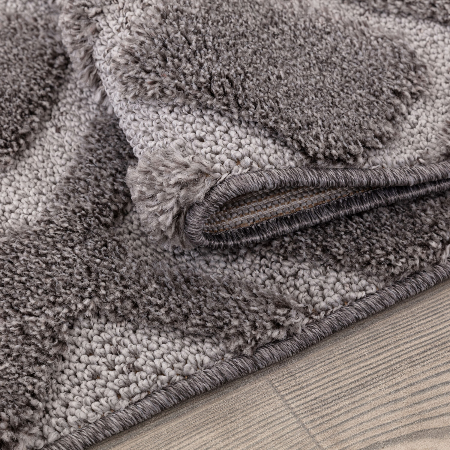 Grey Diamonds Rug - Grey / 160cm Image 3