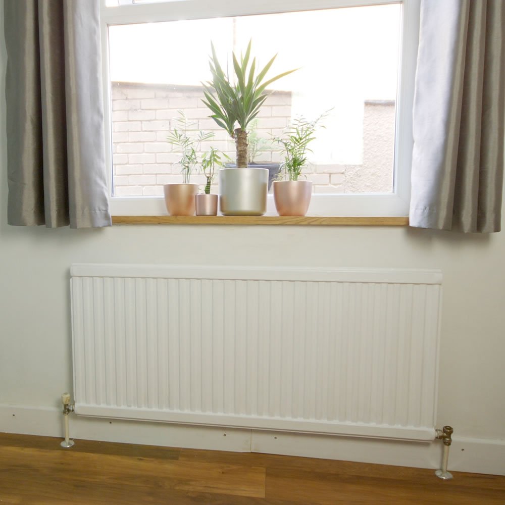 Wilko Quick Dry White Satin Radiator Enamel 250ml Image 4