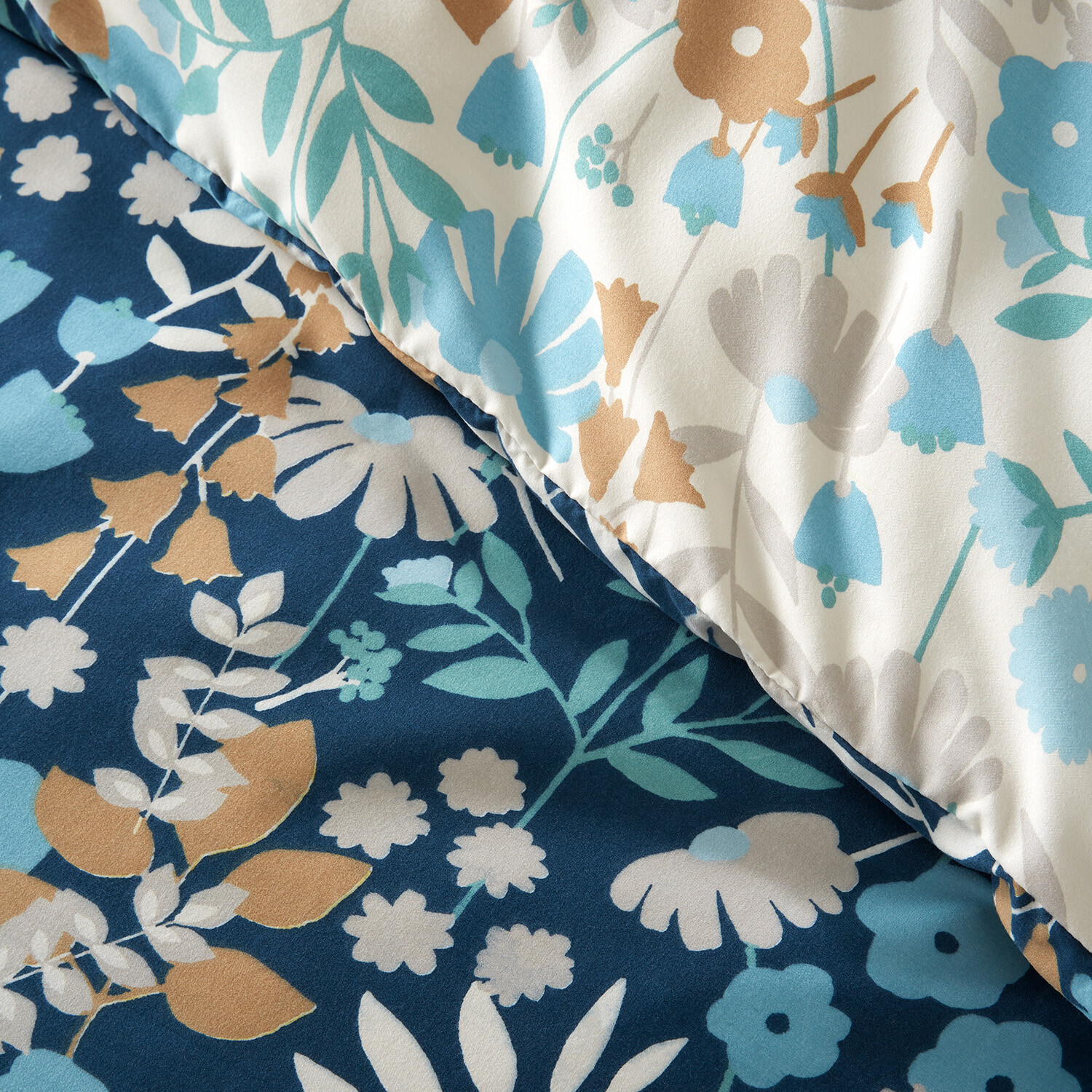 Posie Floral Bedding Set - Navy / Single Image 3