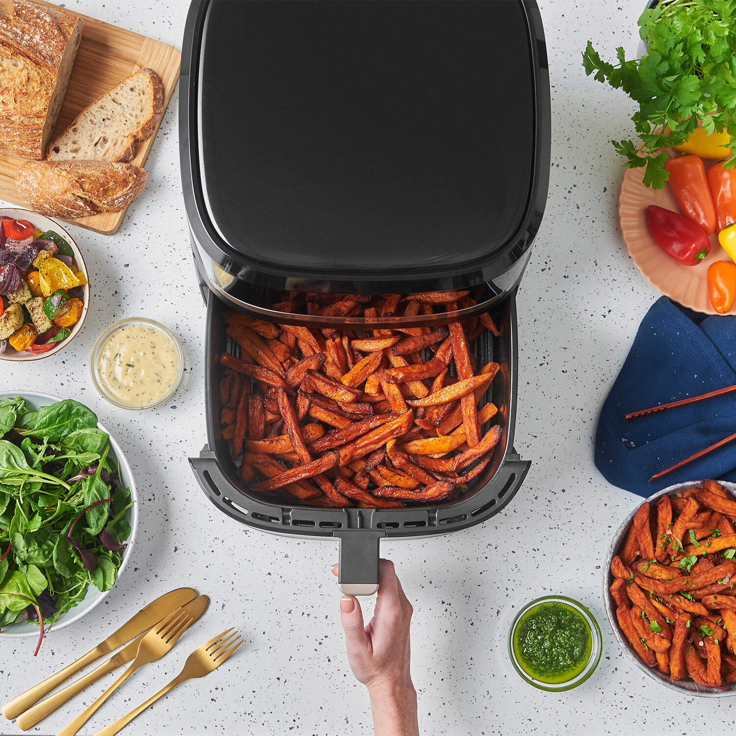 Russell Hobbs Single Drawer Air Fryer Black Image 7