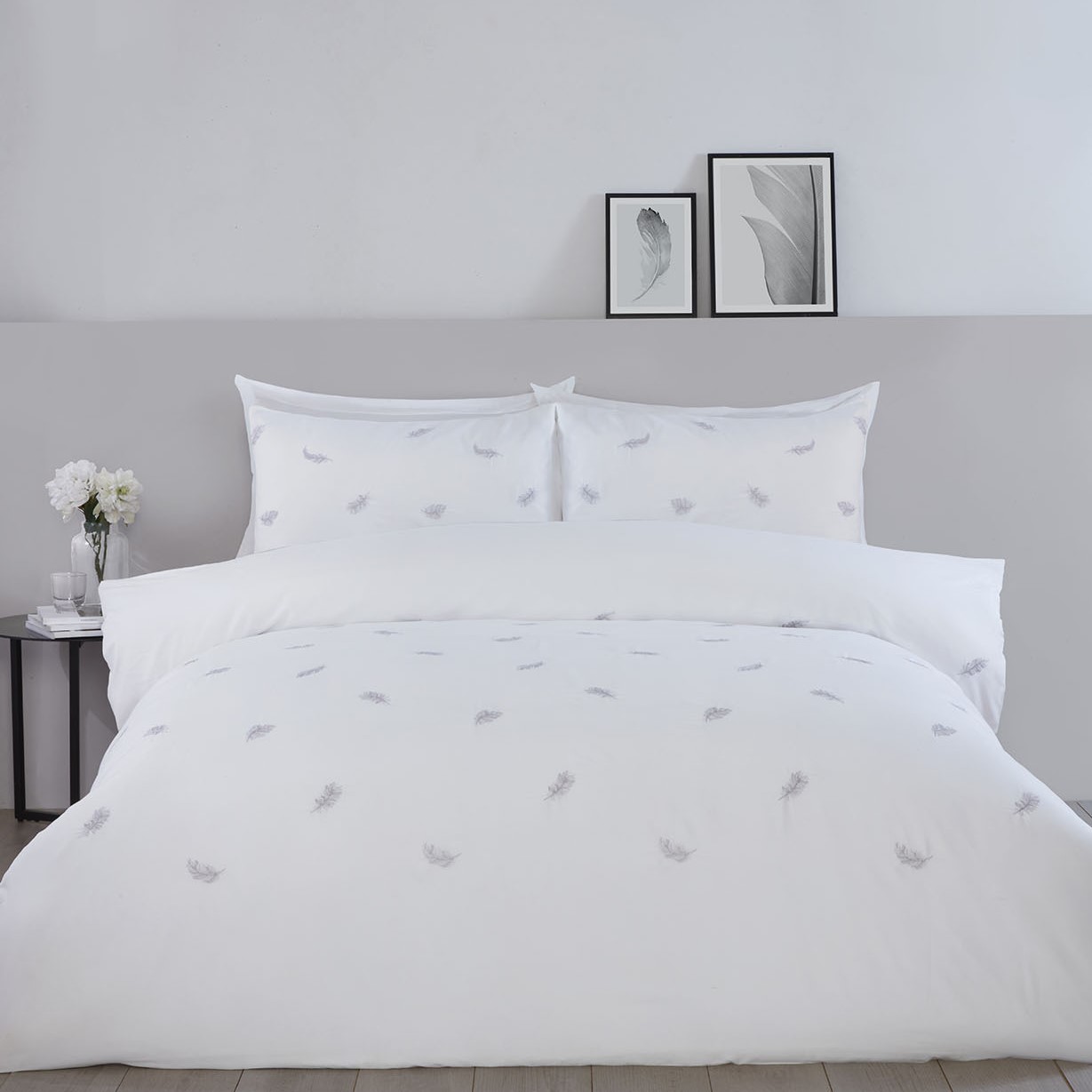 Norah Embroidered Duvet Set White Db - White / Single Image 1