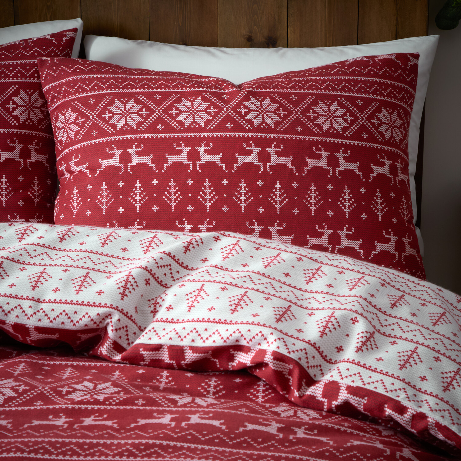 Fairisle Duvet Set - Red / Single Image 5