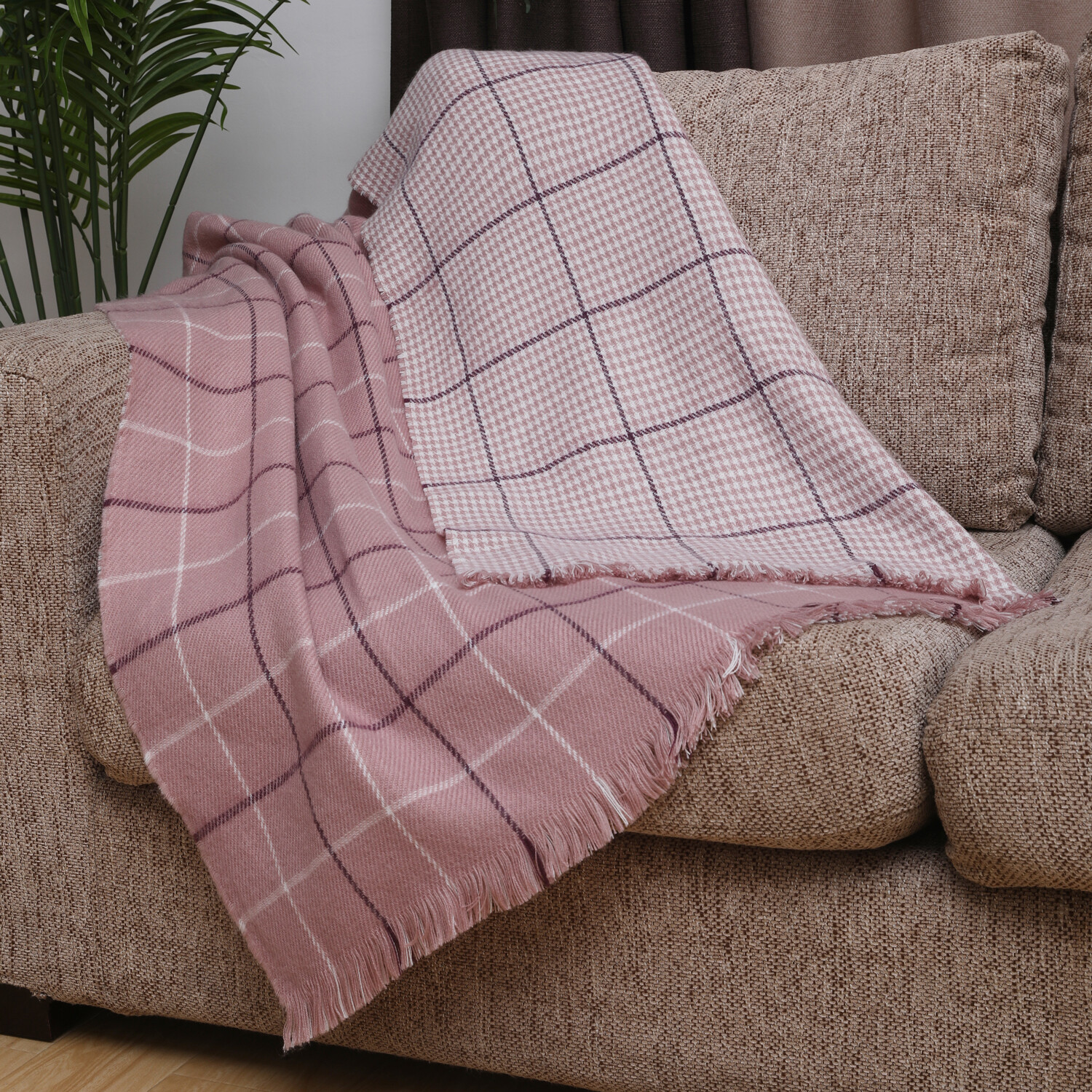 Balmoral Check Throw - Mauve Image 5