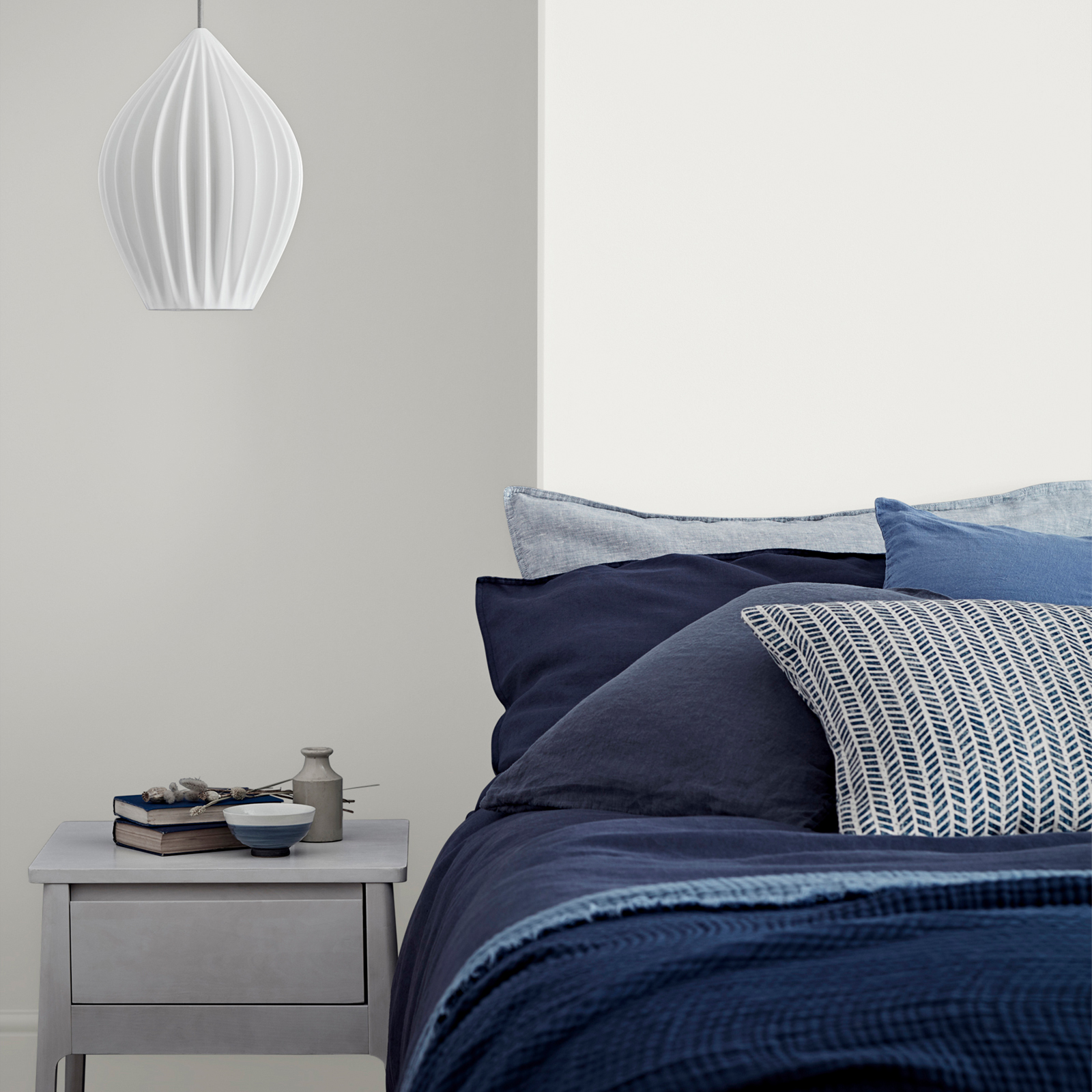 Crown Breatheasy Walls & Ceilings Sail White Emulsion Paint 5L Image 4