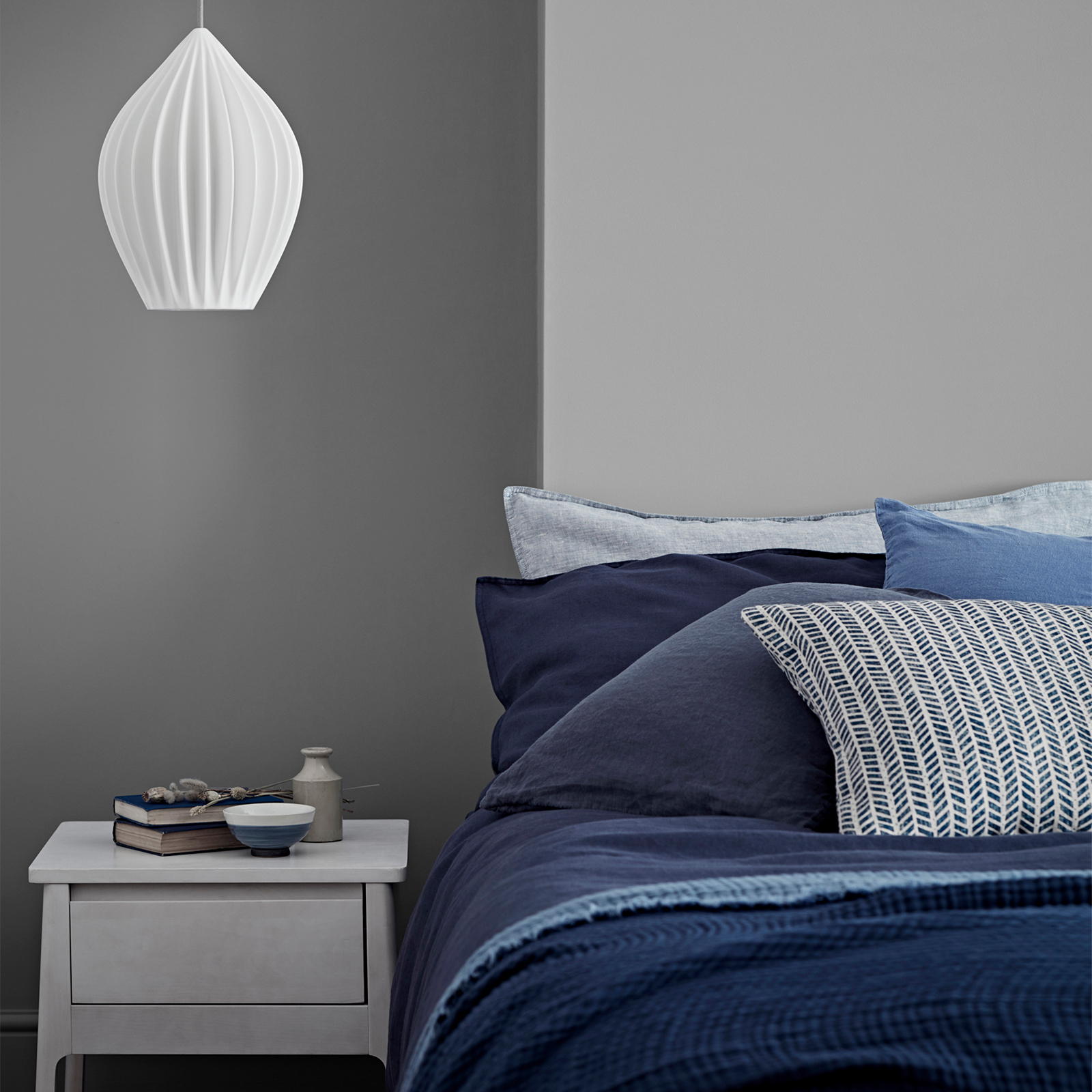 Crown Breatheasy Walls & Ceilings Granite Dust Matt Emulsion Paint 5L Image 4