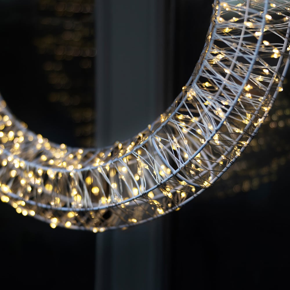 Charles Bentley Light Up Christmas Wreath 50cm Image 4