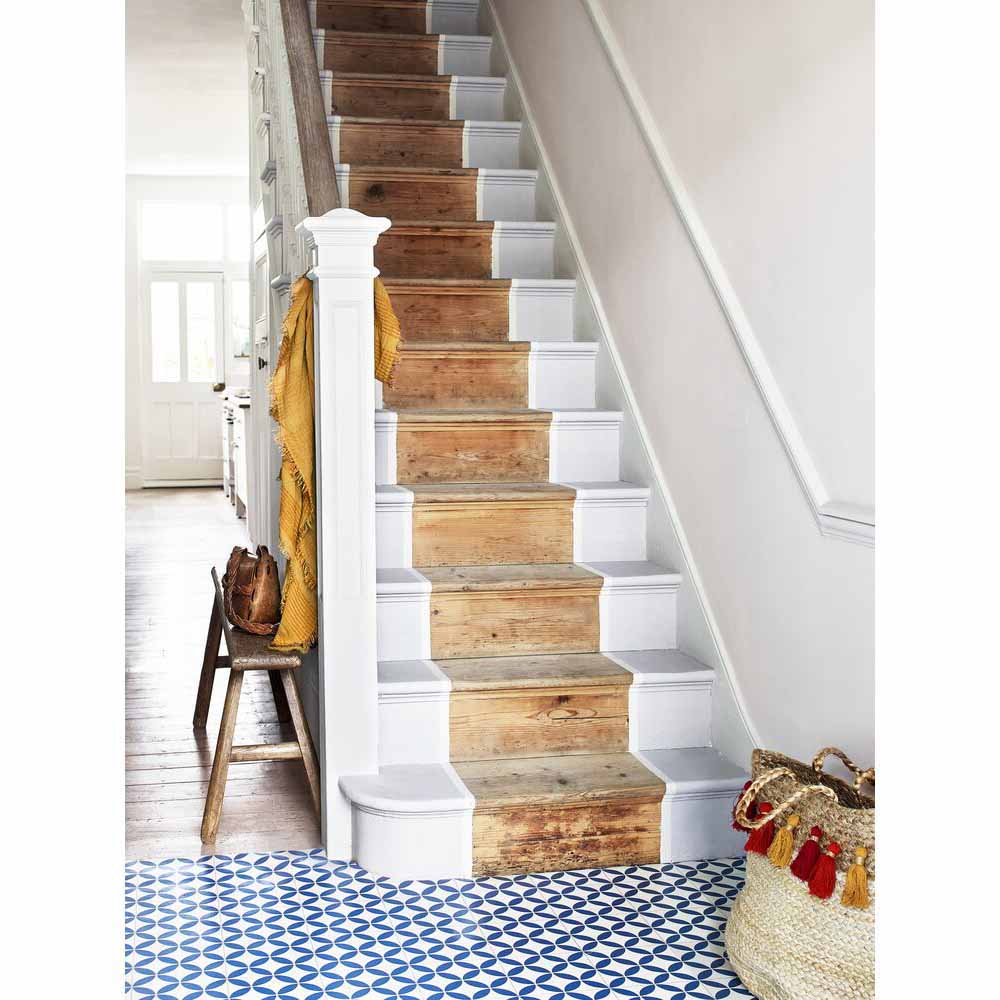 Dulux Walls & Ceilings Pebble Shore Matt Emulsion Paint 2.5L Image 5