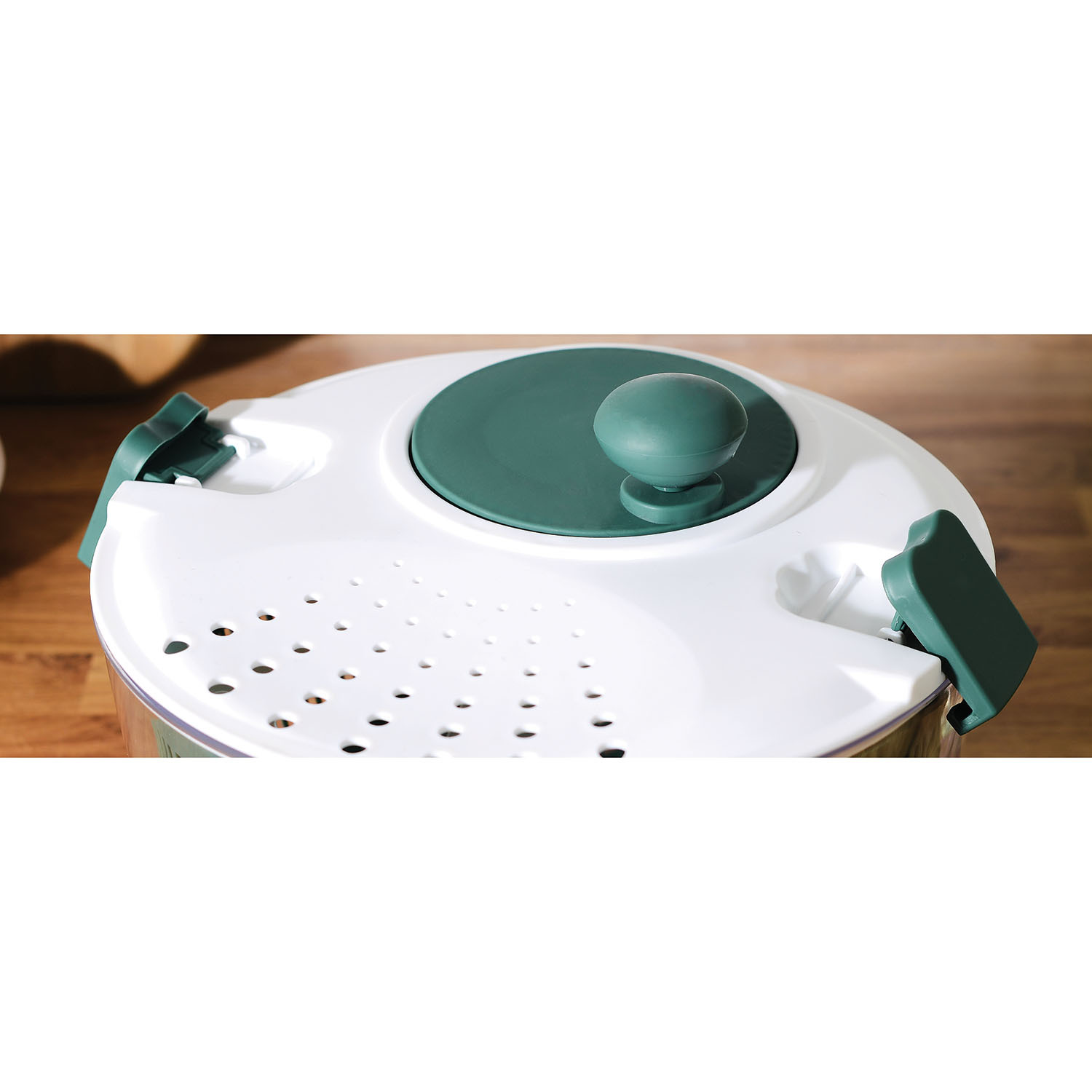 MY Salad Spinner - Green and White Image 3