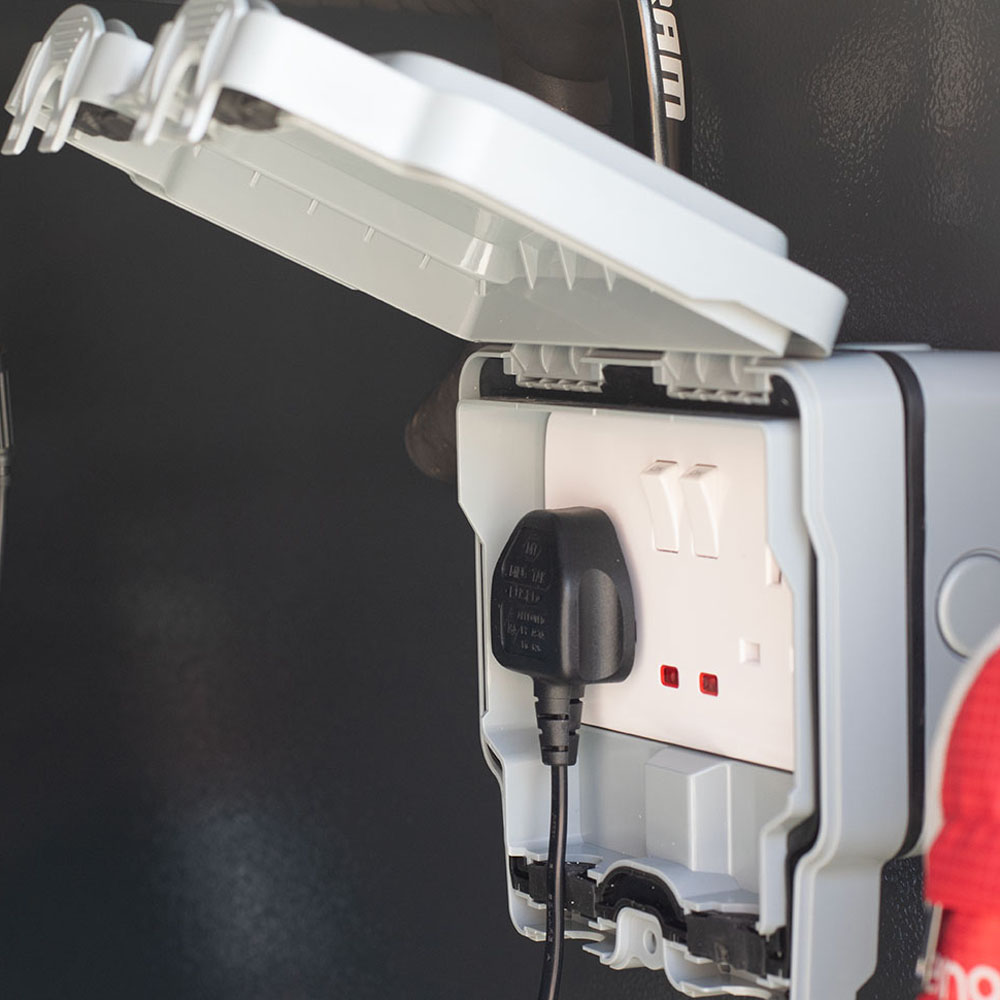 Asgard 3 x 6.7ft Cream Cycle Locker Image 5