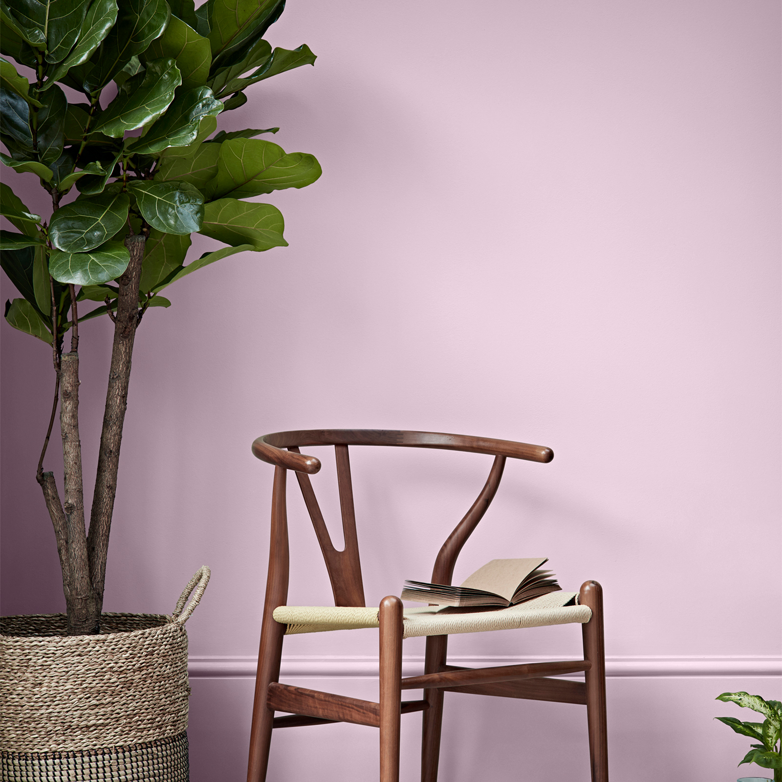 Crown Breatheasy Walls & Ceilings Fairy Dust Matt Emulsion Paint 5L Image 4