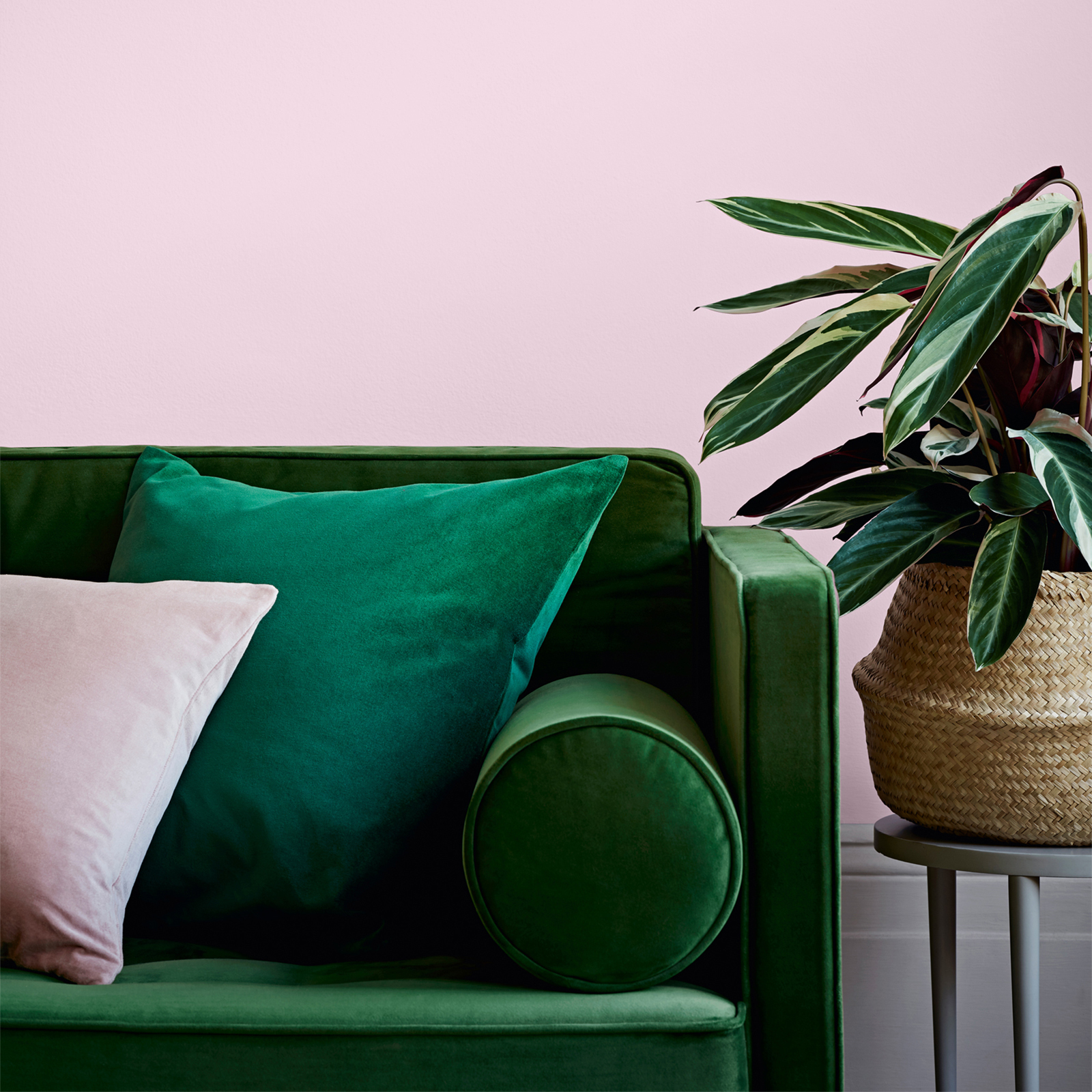 Crown Breatheasy Walls & Ceilings Fairy Dust Matt Emulsion Paint 5L Image 5