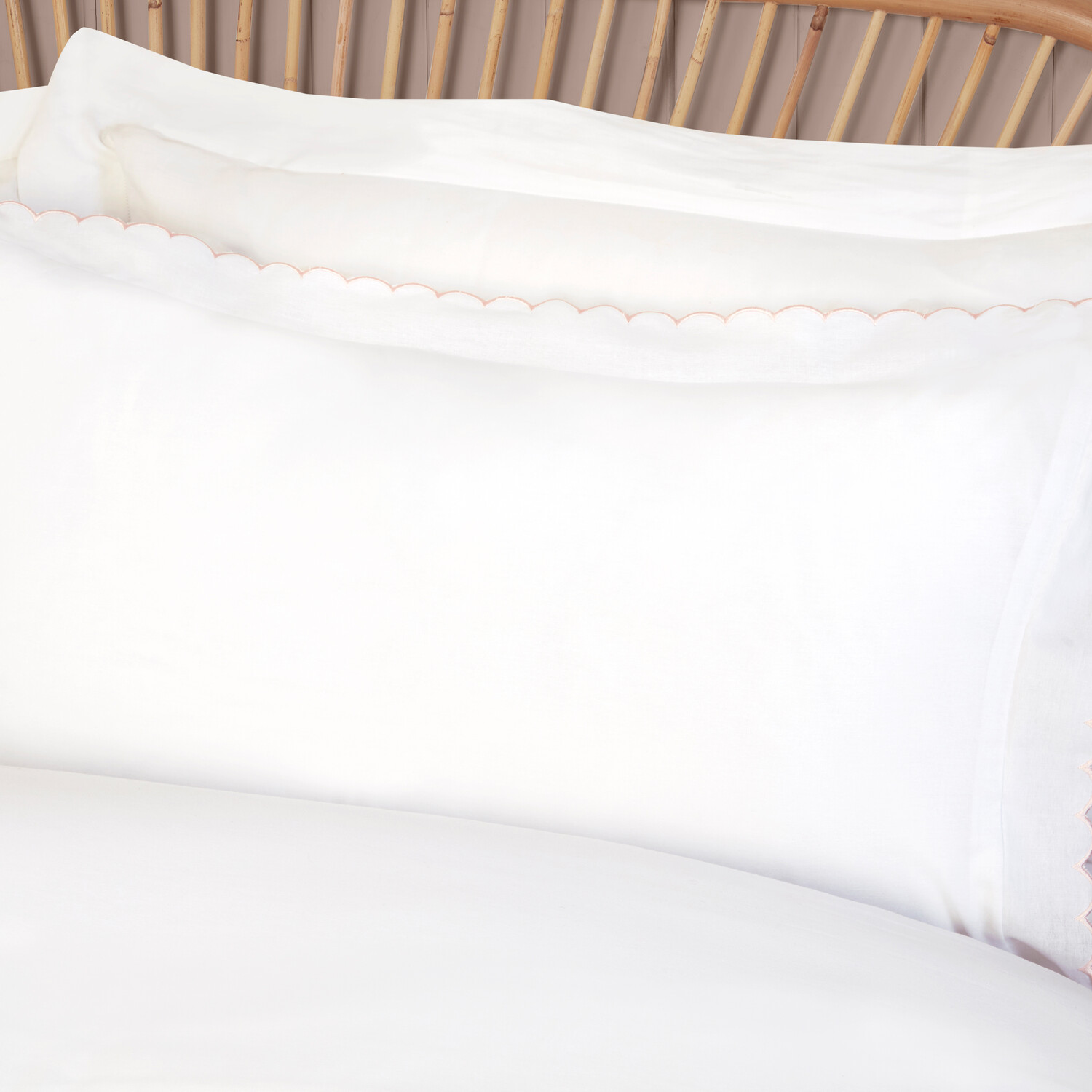 Scallop Edge Duvet Set Blush King Image 3