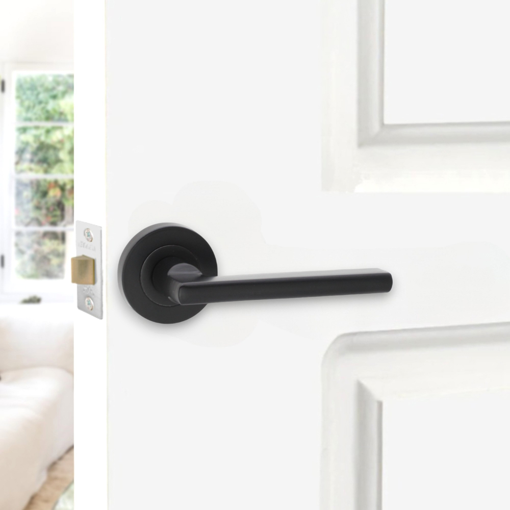 Spira Brass Drox Matt Black Lever Door Handle 2 Pack Image 2