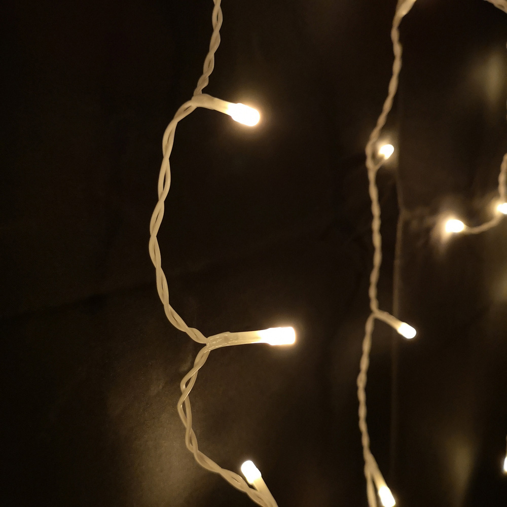 Premier IcicleBrights 640 Warm White LED Multi-Function White Cable Icicle Light 16m Image 3