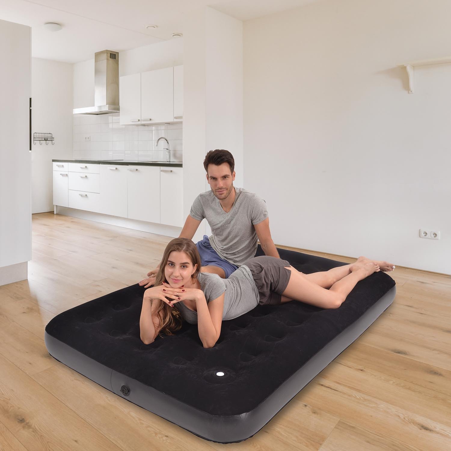 Twin Airbed with Built In Foot Pump Image 2