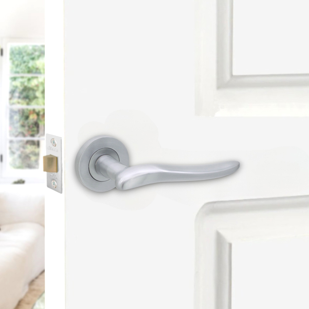 Spira Brass Senza Satin Chrome Lever Door Handle 2 Pack Image 2