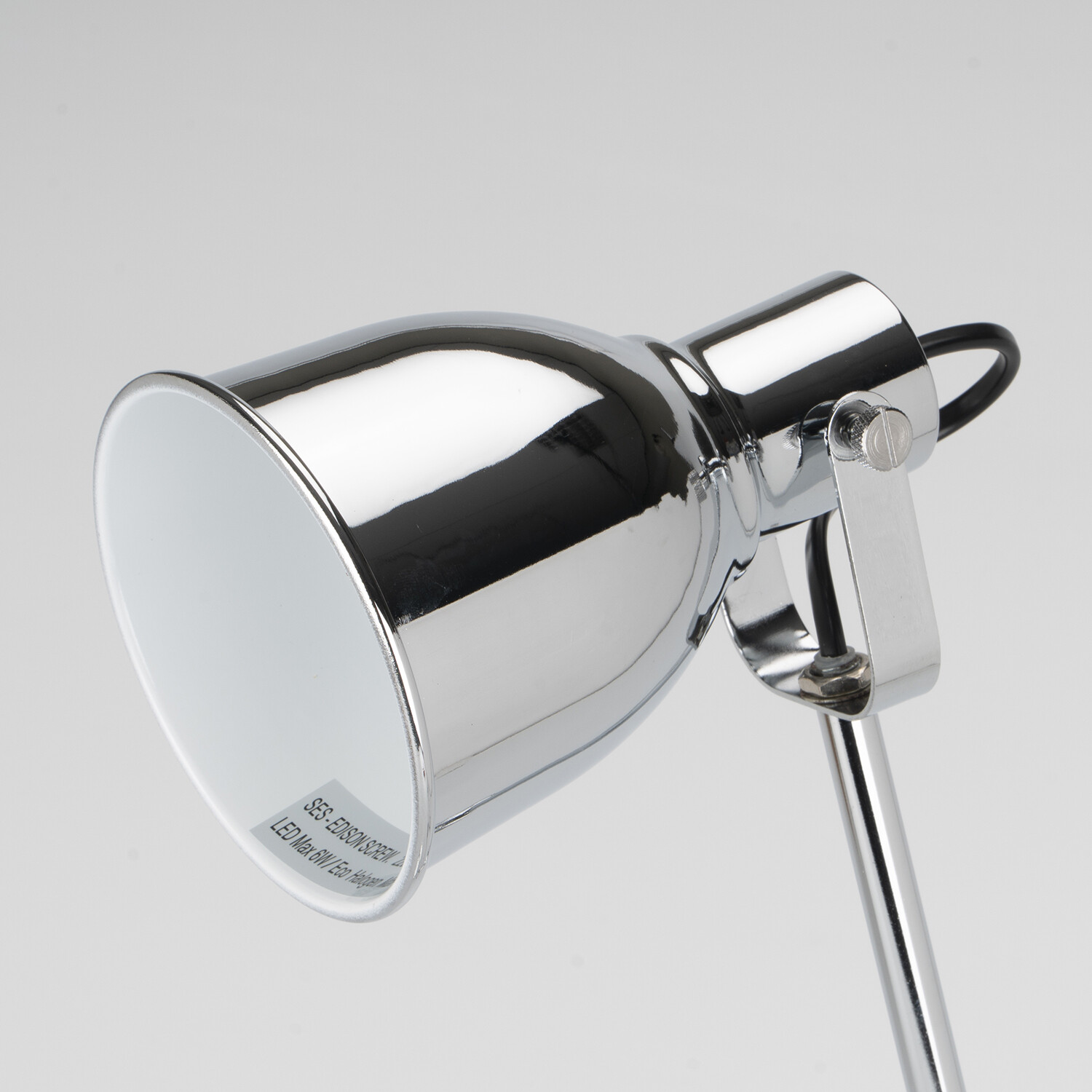 Chrome Retro Table Lamp - Chrome Image 9