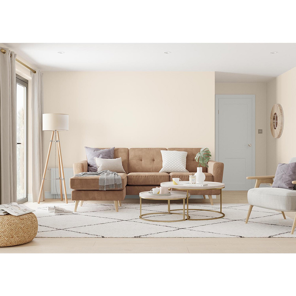 Dulux Walls & Ceilings Ivory Lace Matt Emulsion Paint 2.5L Image 4