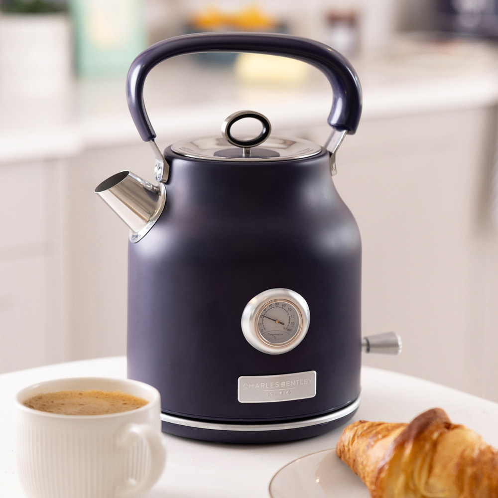 Charles Bentley WOKERE01DARKBL Matt Dark Blue and Silver 1.7L Kettle and 4 Slice Toaster Set Image 6