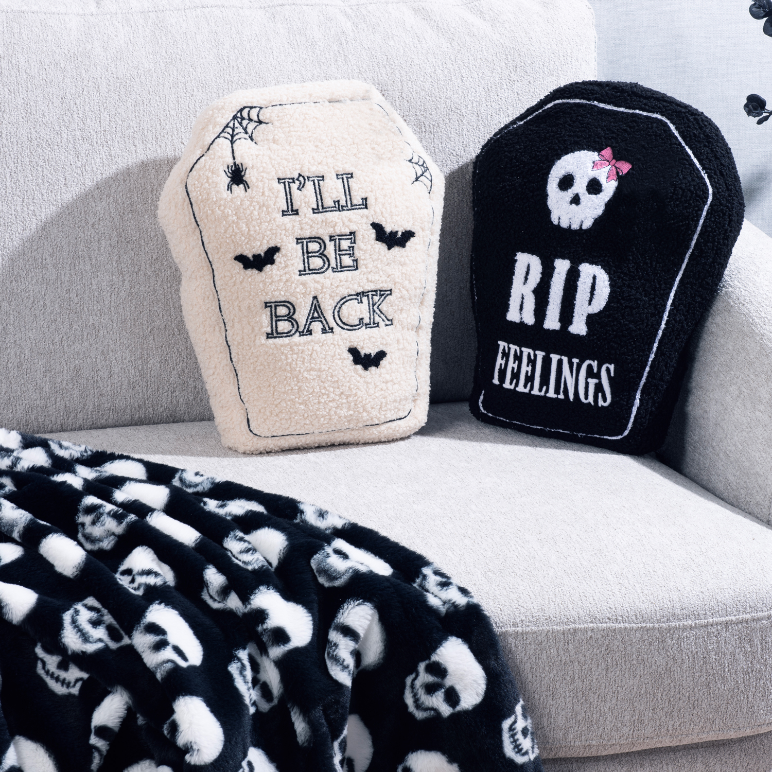 Skulls Faux Fur Throw Black Image 3