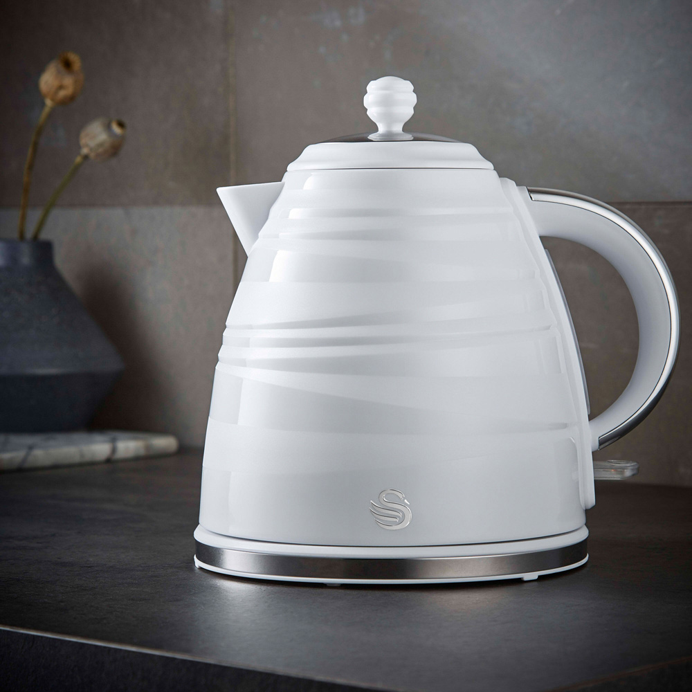 Swan Symphony EEJB218 White 2 Slice Toaster with 1.7L Kettle and 700W Microwave Set Image 4