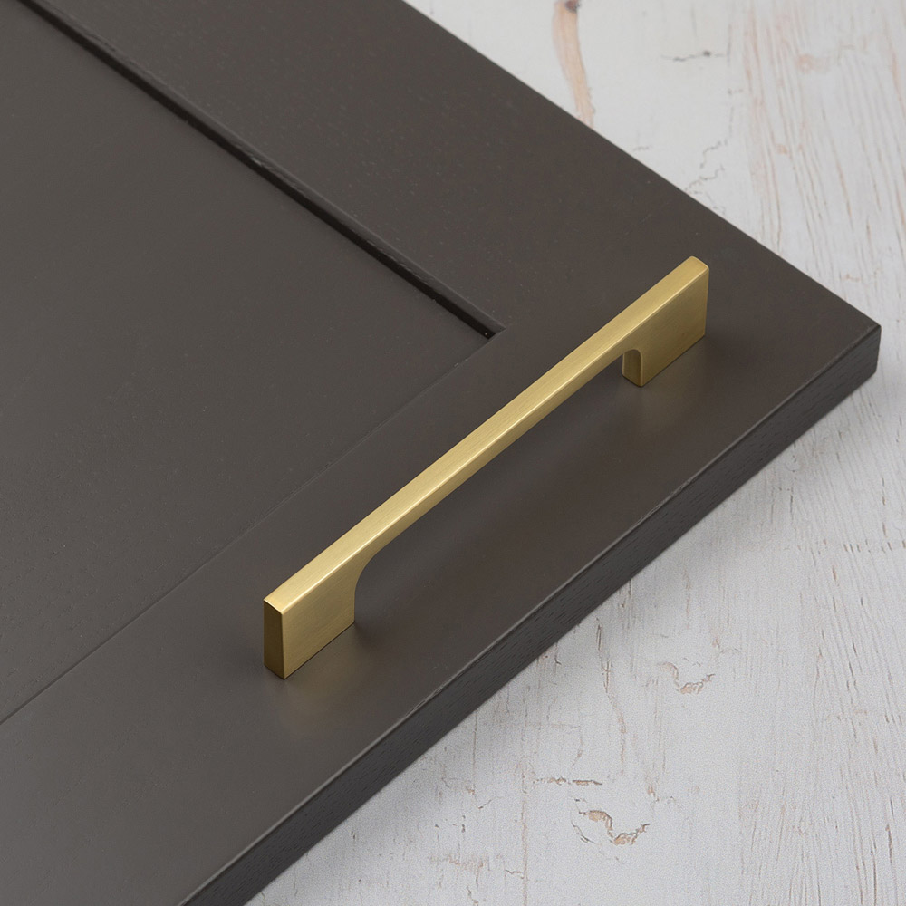 Handle & Home Brushed Brass Slim Handle 128mm Image 4