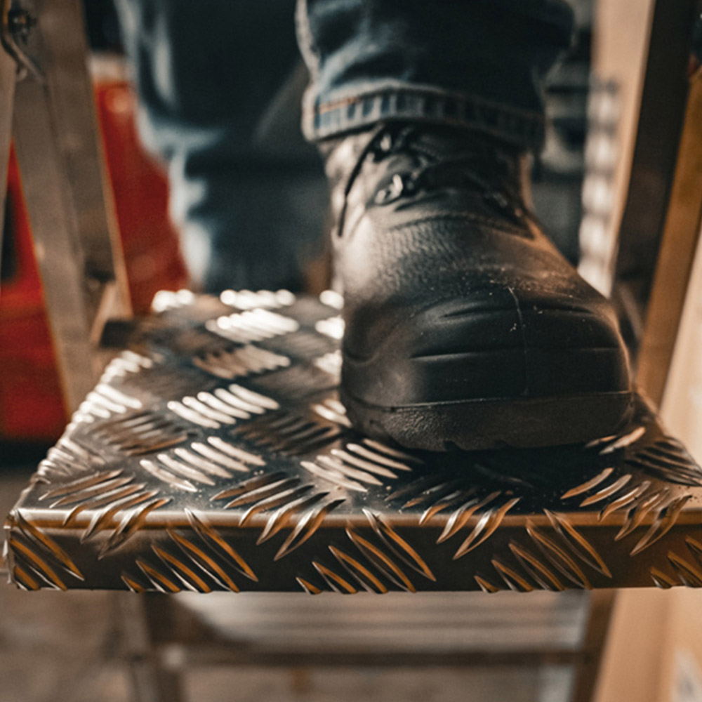 Lyte Ladders and Towers MagnaStep 6 Tread Aluminium Platform Step Ladder Image 6