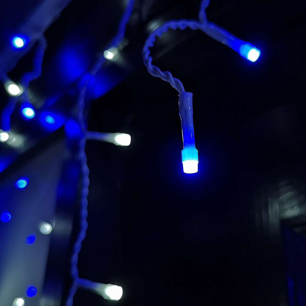 Samuel Alexander 1000 Blue and White LED Frosted White Cable Icicle Light 25m Image 5
