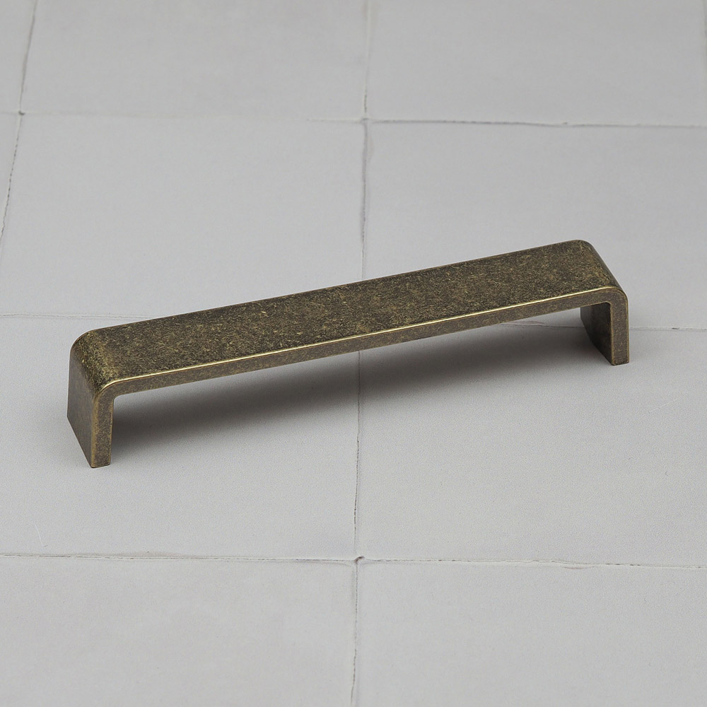 Handle & Home Antique Brass Handle 160mm Image 2