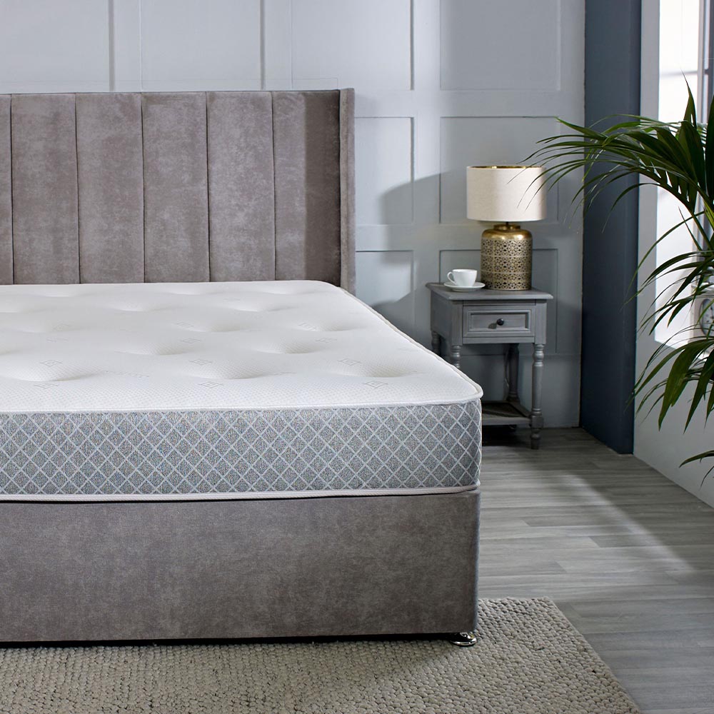 Starlight Beds Double Tufted Hybrid Memory Foam and Spring Mattress Image 2