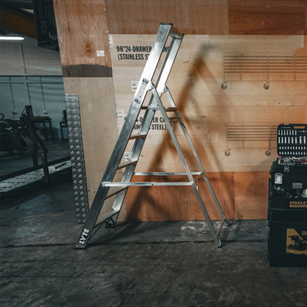 Lyte Ladders and Towers MagnaStep 5 Tread Aluminium Platform Step Ladder Image 2