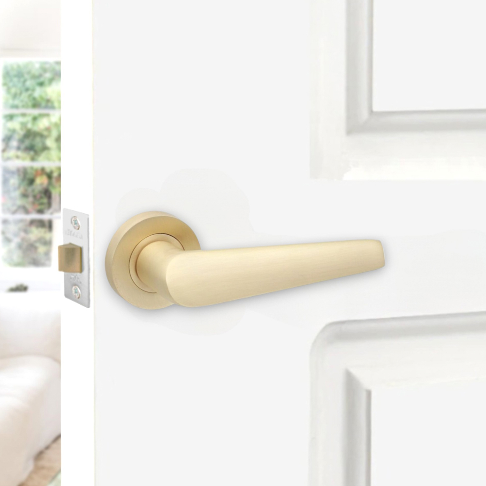 Spira Brass Aero Satin Brass Lever On Rose Door Handle 2 Pack Image 2