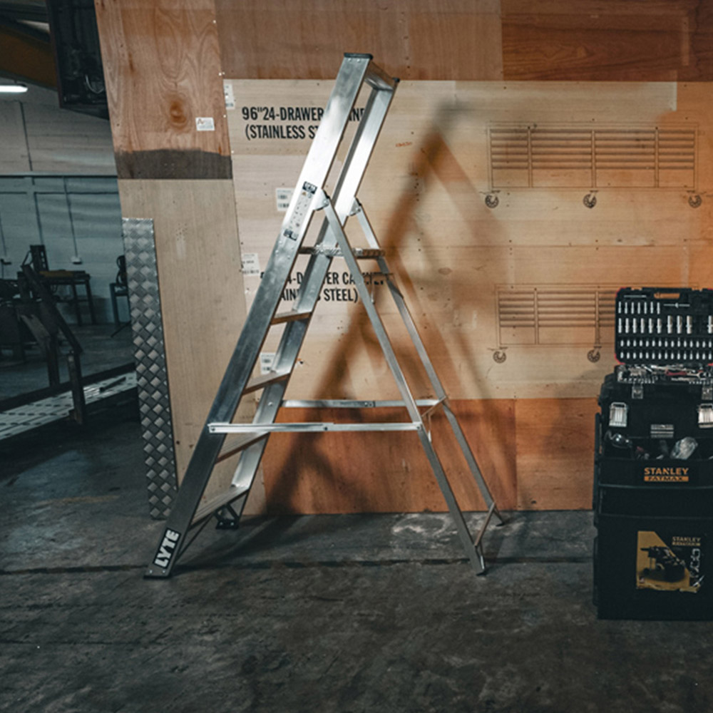 Lyte Ladders and Towers MagnaStep 7 Tread Aluminium Platform Step Ladder Image 2