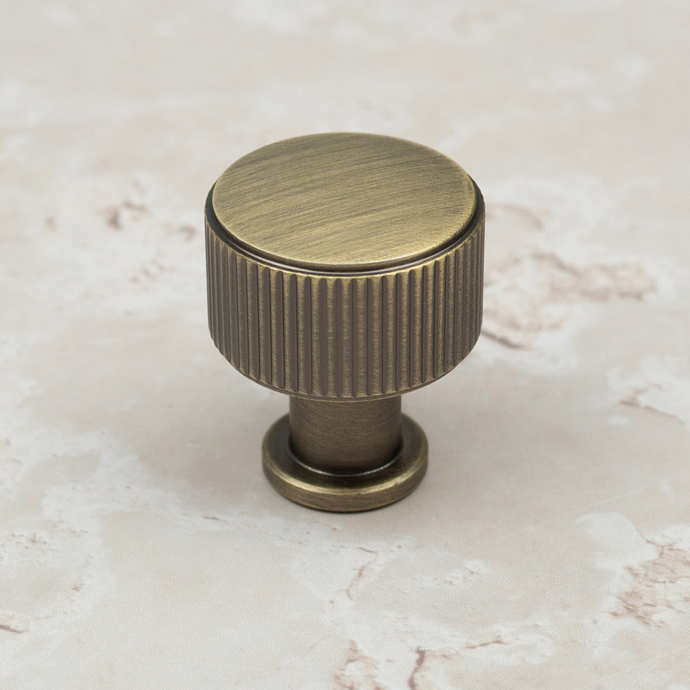 Handle & Home Antique Brass Reeded T-Bar Knob 29mm Image 2