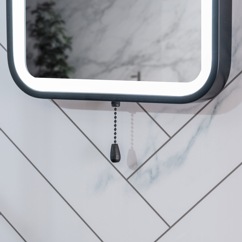 ValueLights Matt Black Rectangle Battery Operated Mirror with Pull Switch Image 3