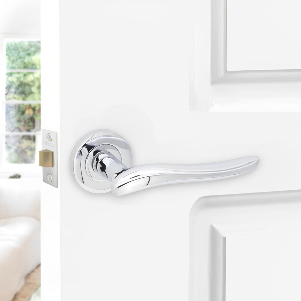 Spira Brass Senza Polished Chrome Lever Door Handle 2 Pack Image 2