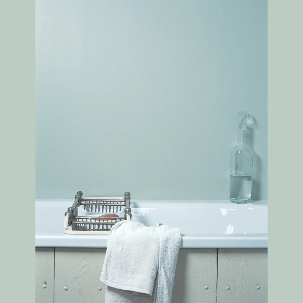 Farrow & Ball Estate Walls and Ceilings Teresa'S Green Matt Emulsion Paint 5L Image 4