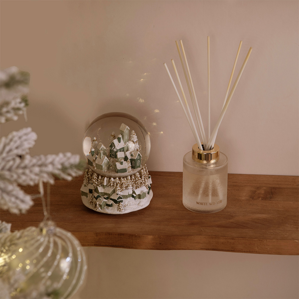White Winter Reed Diffuser Image 2