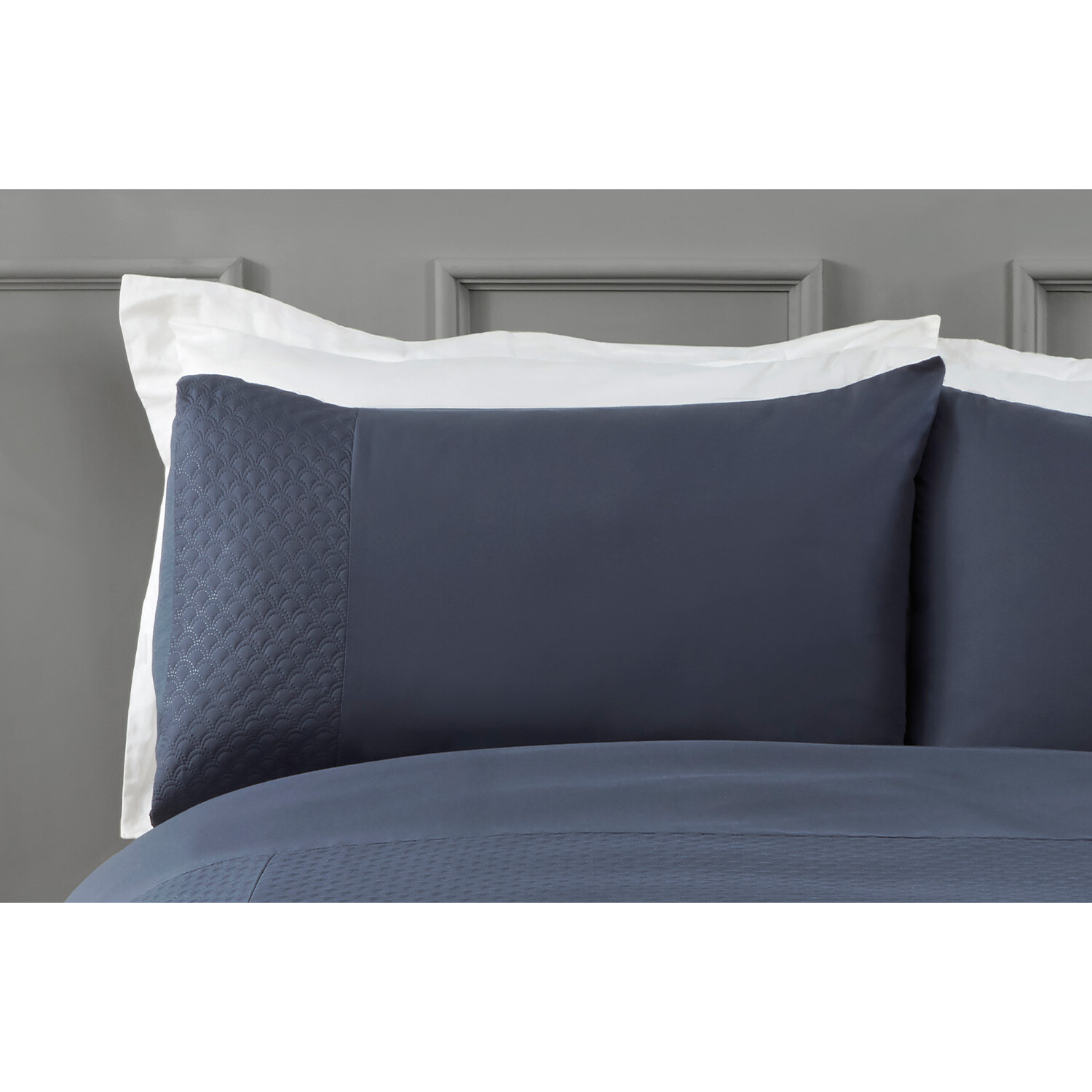 Manhattan Pinsonic Duvet Cover and Pillowcase Set - Navy / Single Image 2