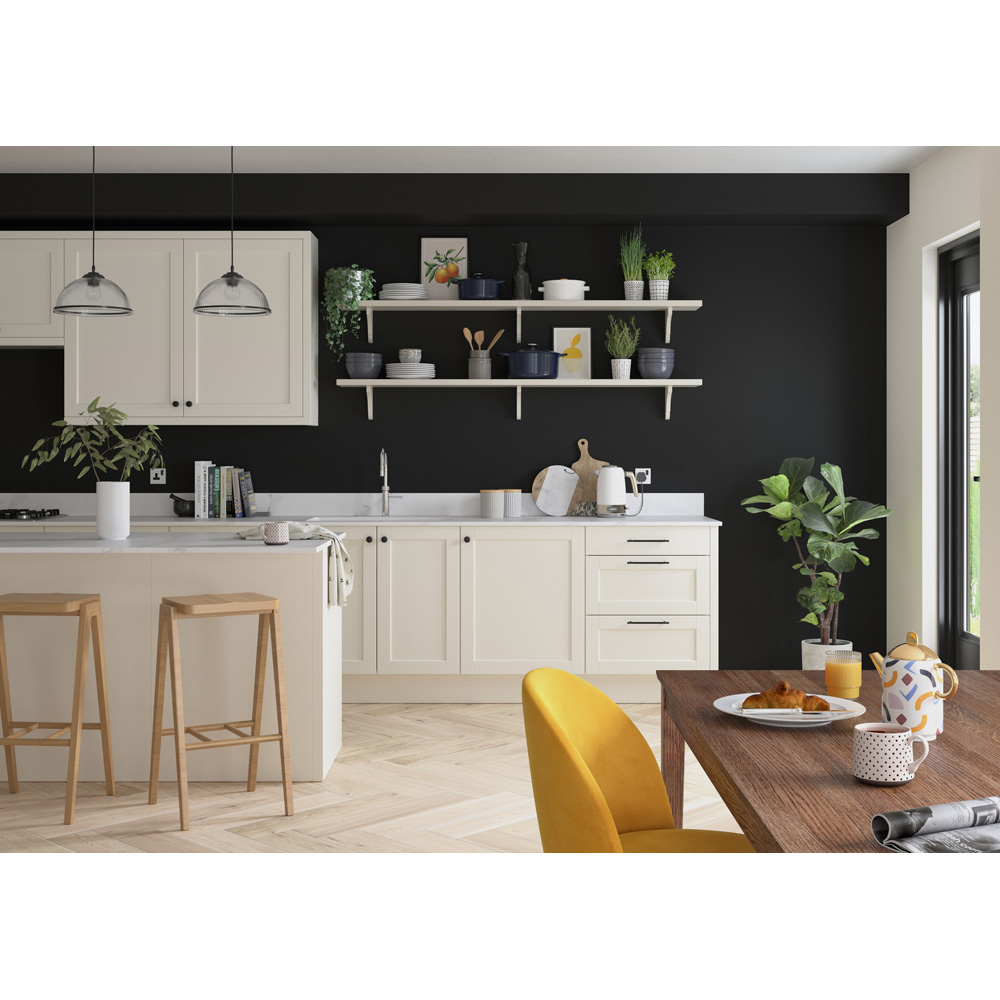 Dulux Rich Black Walls and Ceilings Matt Emulsion Paint 2.5L Image 5