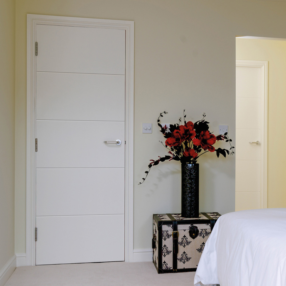 JB Kind Adelphi White Internal Door 1981 x 762mm Image 2