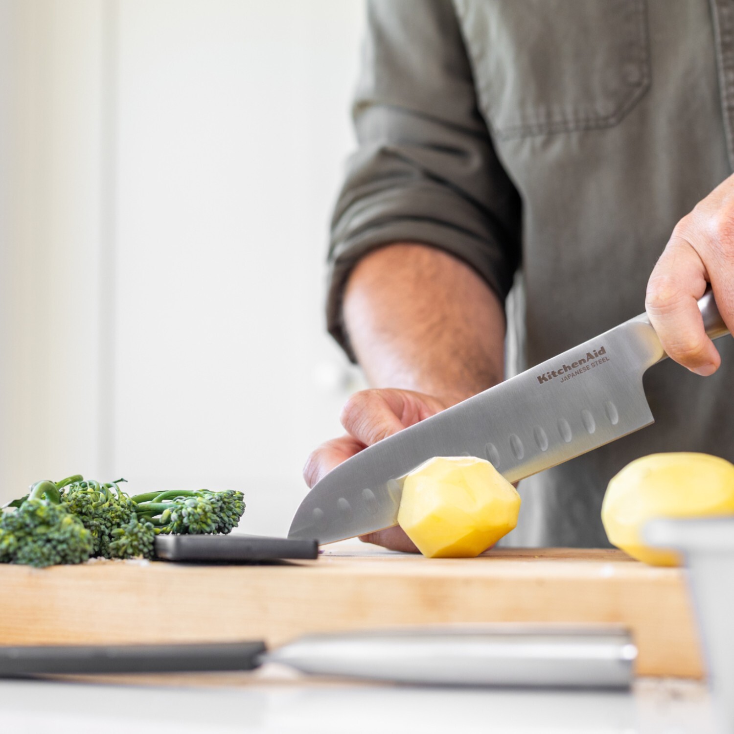 Kitchen Aid 5 Piece Knife Set with Covers Chrome Image 11