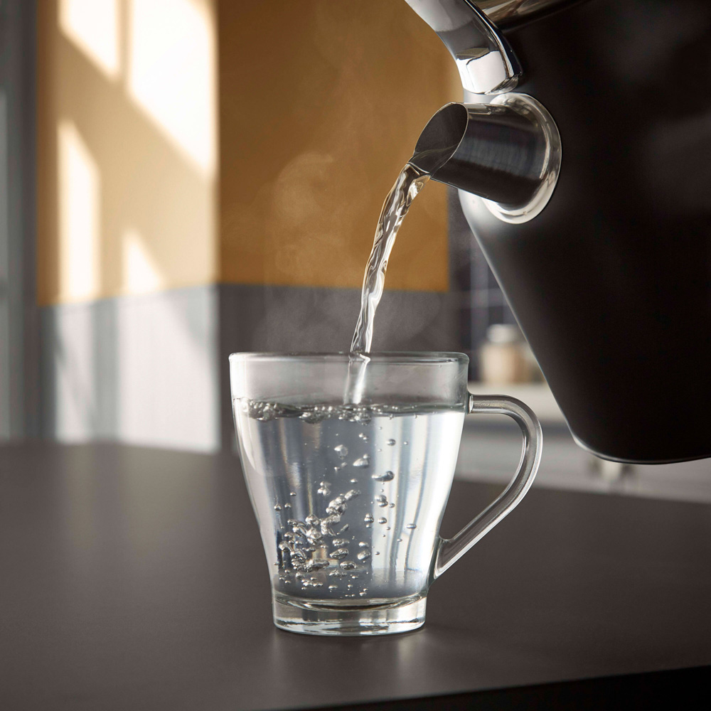 Tower Renaissance EEJB176 Black 20L Microwave with 4 Slice Toaster and 1.7L Kettle Set Image 7