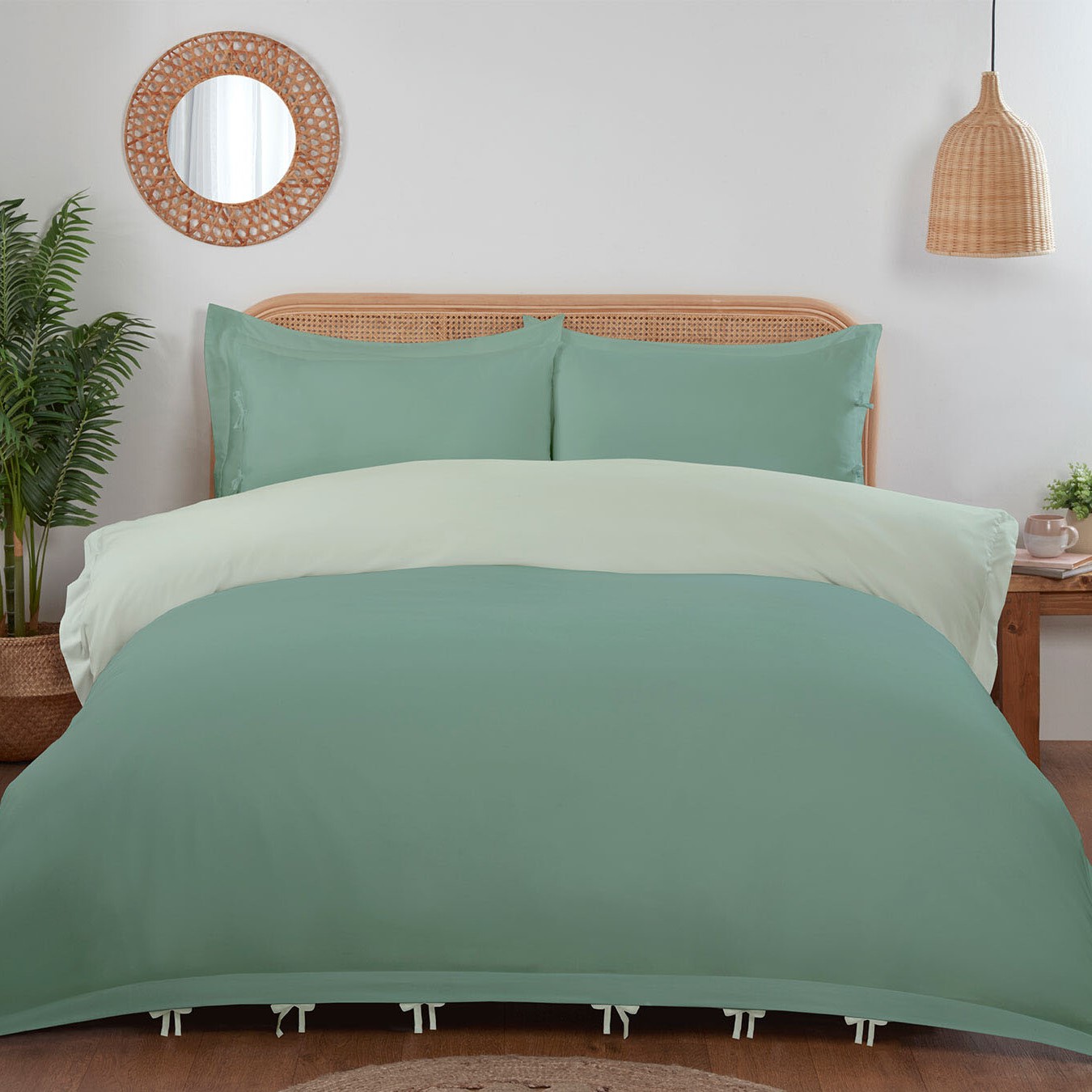 Reversible Moda Duvet Set - Green / Double Image 1